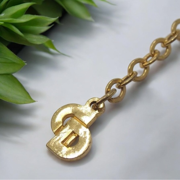 DIOR Signature Gold Necklace ๐๐ฅ - Picture 13 of 14